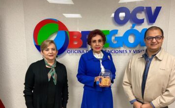 RECIBE IRMA ARANA EL RECONOCIMIENTO ‘EMBAJADORA DEL ARTE