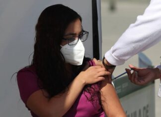 AUTORIZAN A LOS GOBIERNOS ESTATALES Y EMPRESAS PRIVADAS PARA QUE COMPREN Y APLIQUEN VACUNA CONTRA COVID-19