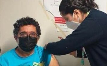 VACUNAN A PRIMER ADULTO EN SONORA