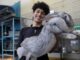 ESTUDIANTE MEXICANO, CRÍA CON UN PROYECTO GENÉTICO A CONEJOS GIGANTES DE FLANDES