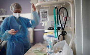 JOVEN MUJER PASÓ CASI 300 HORAS INTUBADA Y EN COMA INDUCIDO POR CORONAVIRUS